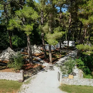 Camp 'dvor' Bell Tent 3*, Manjadvorci Kroatië